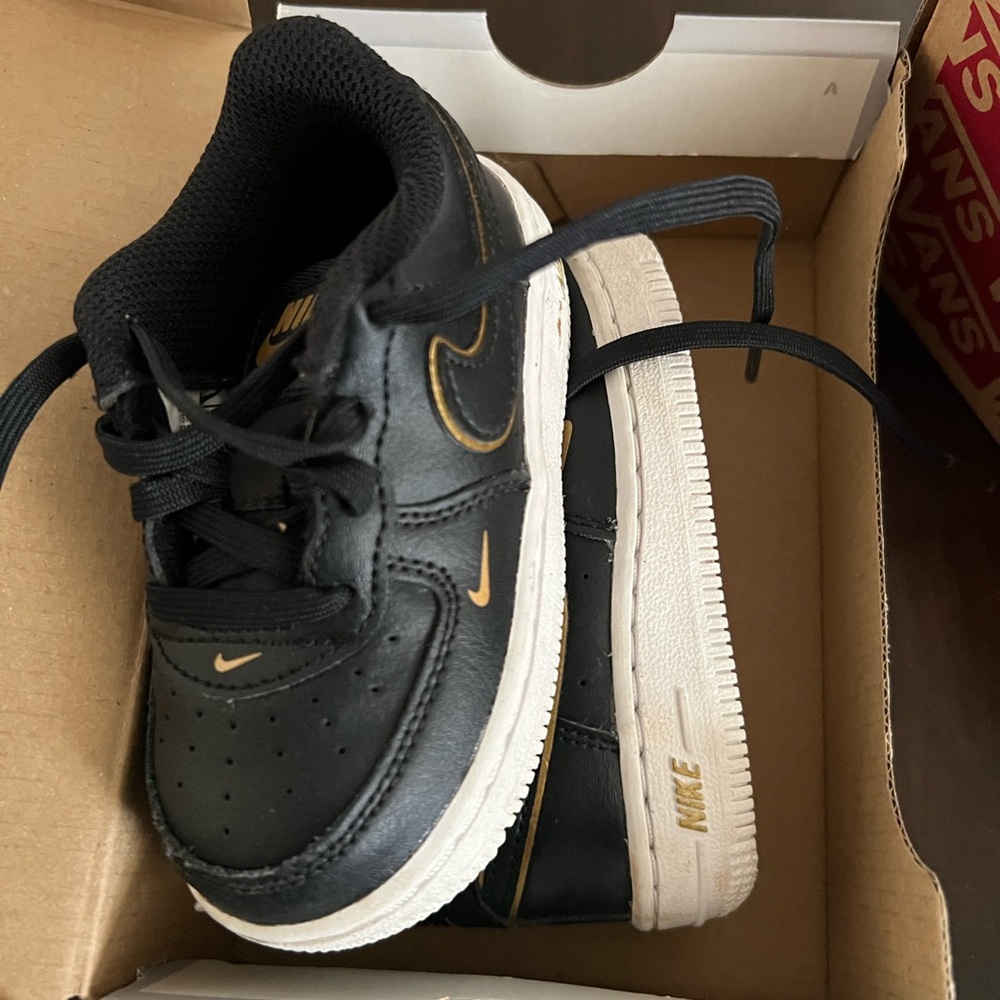 Nike Kids Black and Gold Sneakers - Picture 3 of 4
